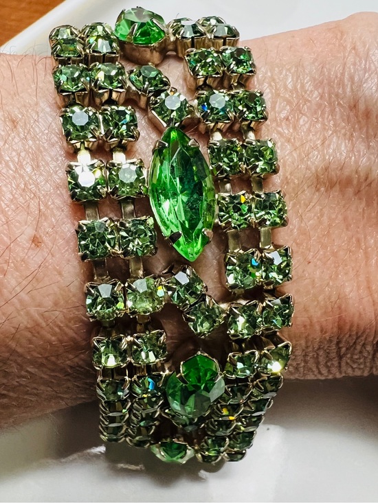 Vintage Jewelry - Vintage Green Crystal Multi-Row Bracelet